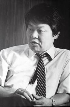 [왓IS] 故정진우 감독은 누구…충무로 최연소 데뷔, 신성일·엄앵란 첫 인연작 연출