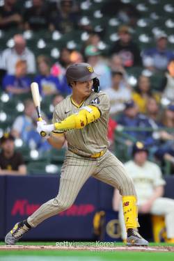 김하성, 통산 MLB 40번째 홈런…팀은 98.9%  승리 확률 날린, 대역전패