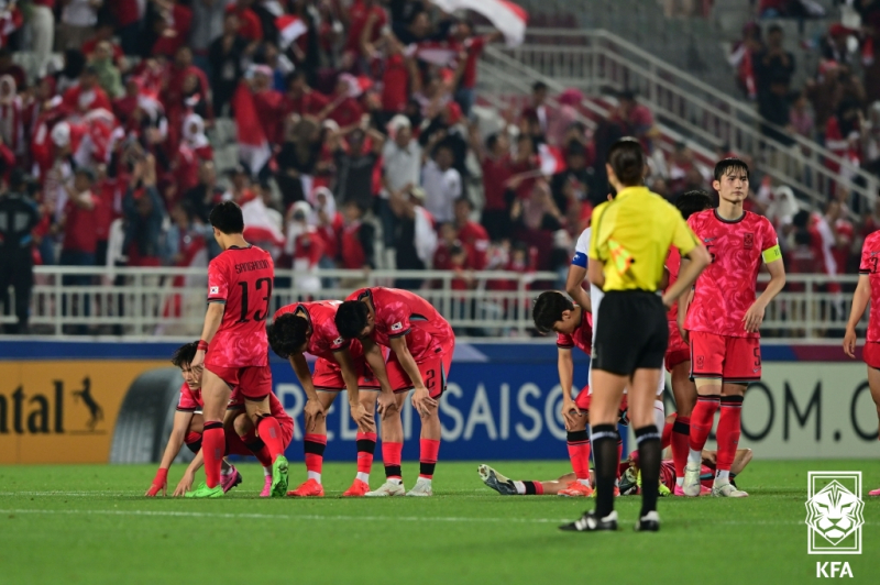 올림픽 탈락으로 끝이 아니다…한국축구 '거센 후폭풍' 불가피