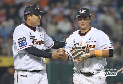 200억 건너 뛰고 300억 시대 연 노시환...한화, 보폭이 다른 프랜차이즈 스타 대우 [IS 포커스]