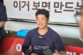 두산 합류한 '뜨거운 감자' 시라카와, 