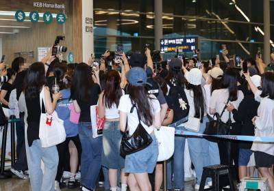 [포토] 많은 인파에 둘러싸인 변우석