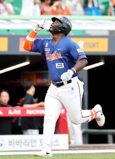 한화 출신 페라자, KBO로 복귀하나..&quot;세일즈 한창&quot;