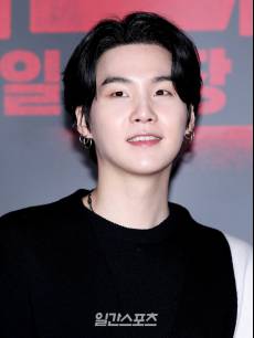'음주운전' 슈가, 소집해제 이틀 만에 50억원 기부 왜?