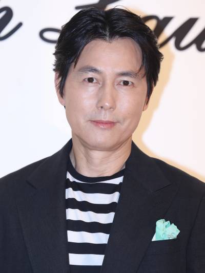 ‘사생활 이슈’ 배우 정우성, 1년 만에 모습 드러내