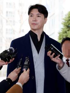 ‘출연료 횡령’ 박수홍 친형, 2심서 징역 3년 6개월…법정구속