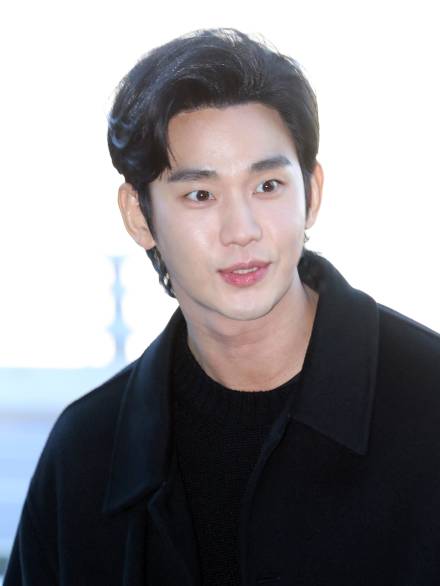 ‘김수현 모델’ 딘토 측 “사실 여부 따른 대응 마련…소속사 입장 기다리겠다”