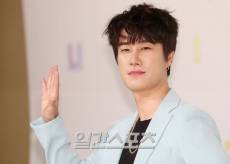 산이, 소속 여가수 주거침입 등 무혐의…증거 불충분