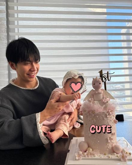 ‘이승기♥’ 이다인, 딸 첫 생일 축하… “나의 작은 천사”