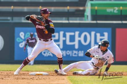 2루수 전향 송성문 "혜성이 후임 부담...나에겐 큰 도전" [IS 피플]