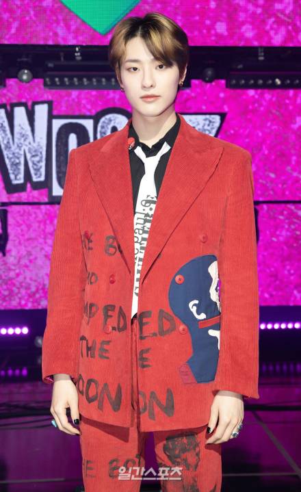 우즈, 르세라핌X조째즈 꺾었다…역주행 ‘드라우닝’으로 ‘인기가요’ 1위