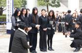 [단독] 어도어 ‘7명’ VS 뉴진스 ‘4명’…어도어 先 전관 대응의 의미는?