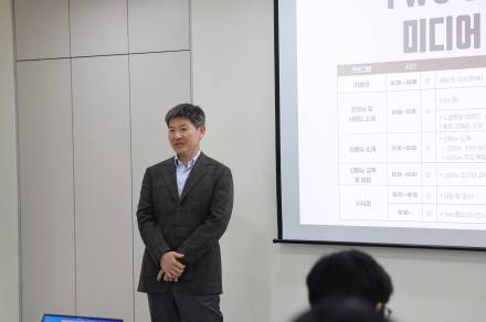 [IS 현장] 치킨 위에 피자…노랑통닭, 신메뉴 직접 만들어보니