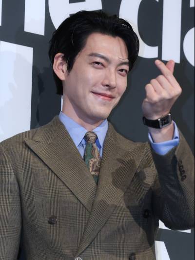 “크리스마스에 기적이”…새신랑 김우빈, 어린이 병동에 선물+자필 편지