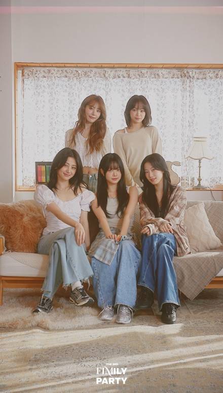 데뷔 3주년 르세라핌, 웃음·감동 가득 ‘핌밀리 파티’