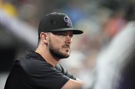 MLB 통산 200홈런 눈앞인데, 허리 신경 절제 결단…"경기에 뛰고 싶다"