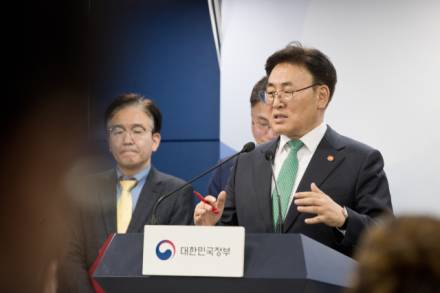 과기정통부 "SKT 위약금 면제 여부 6월 말 이후 결정 가능"