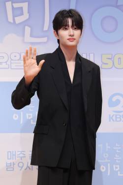 [단독] ‘김고은 픽’ 김재원, 쏟아지는 러브콜에도 의리 지켰다…미스틱스토리와 재계약