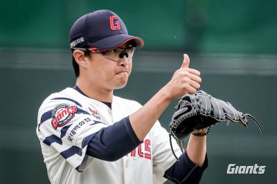 '다승 1위' 롯데 안경 에이스, 왜 등판 밀렸나