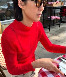 홍진경, 대선 전날 빨간 옷 사진→정치색 논란… “구독 취소하겠다”VS“응원한다”