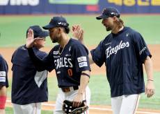 전반기 1위 확보...김경문 한화 감독 "모든 선수 칭찬해주고 싶다" [IS 승장]
