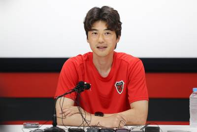 기성용, '성폭행' 의혹 제기자 2명에 승소