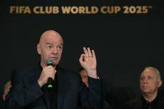 '폭염'에 백기 든 FIFA?…"2026 월드컵 땐 지붕 경기장을"