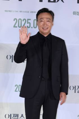 아저씨 이렇게 귀여우면 어떡해…‘풍향고2’ 이성민, 예능 인재 등극 [줌인]