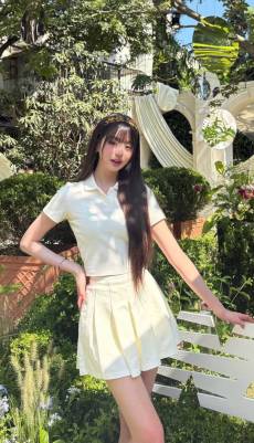 장원영, 꽃보다 화사한 미모+넘사벽 비율... 스포티 룩도 완벽 소화
