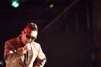 김건모 '복귀 콘서트'로 6년 만에 활동 재개