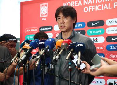 홍명보 “손흥민 주장? 계속 논의할 것”