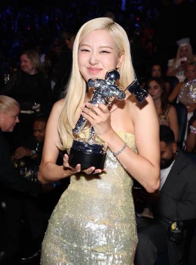 로제, K팝 최초 MTV VMA ‘올해의 노래’ 수상