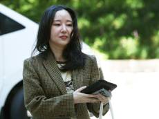 민희진, 2차 입장..."뉴진스는 다섯일 때 존재"