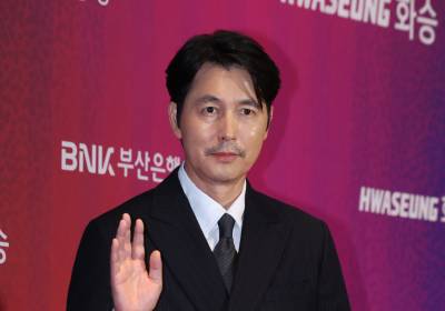 [포토] 정우성, 멋진 손인사