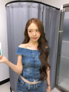 방민아, 데님 여신의 미소…결혼 앞두고 뷰티 공부