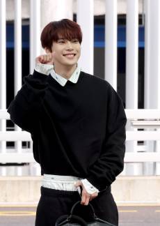 NCT 도영, 입대 앞두고 1억 기부… “아이들 꿈 키워가길” [공식]