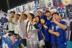 [야:후일담] 라팍 외야에 오승환 유니폼 90벌 등장한 사연