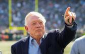 NFL 댈러스 구단주, 관중에 '손가락' 세웠다가 벌금 3억5000만원
