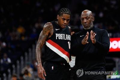 '올스타 가드' 천시 빌럽스 감독 포함 34명...NBA 불법 스포츠 베팅·사기 도박 혐의 체포