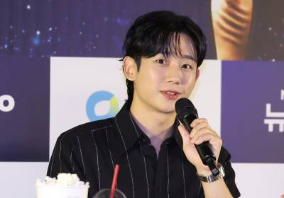 [포토] 인사말 하는 정해인