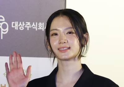 [포토] 박주현, 아름다운 손인사