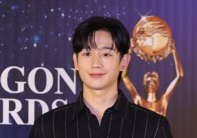 [포토] 정해인, 손도 잘생겼어