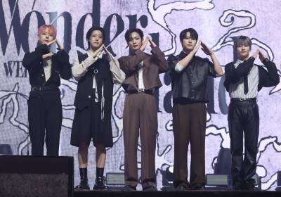 [포토] 위아이, 타이틀곡 '홈' 기대해 주세요