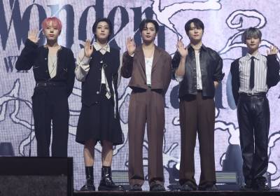 [포토] 위아이, 9개월 만에 '원더랜드'로 컴백