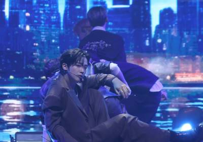 [포토] 위아이, 범상치 않은 오프닝