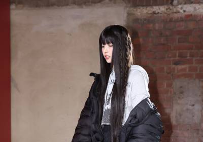 [포토] 아일릿 윤아, 성수동과 잘 어울리는 패션