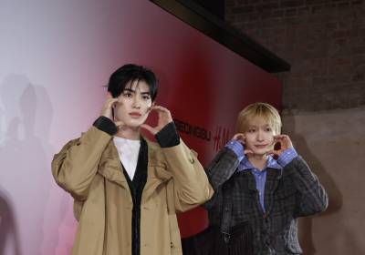 [포토] 킥플립 민제-동화, 귀여운 볼하트