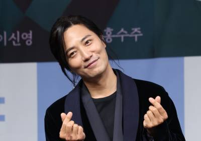 [포토] 진구, 귀여운 손가락 하트