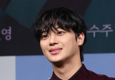 [포토] 이신영, 손하트 발사