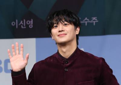 [포토] 이신영, 멋진 손인사